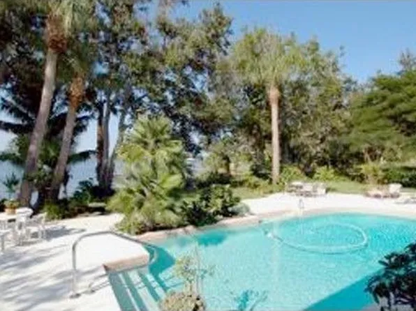 215 Hacienda Dr, Merritt Island, FL 32952