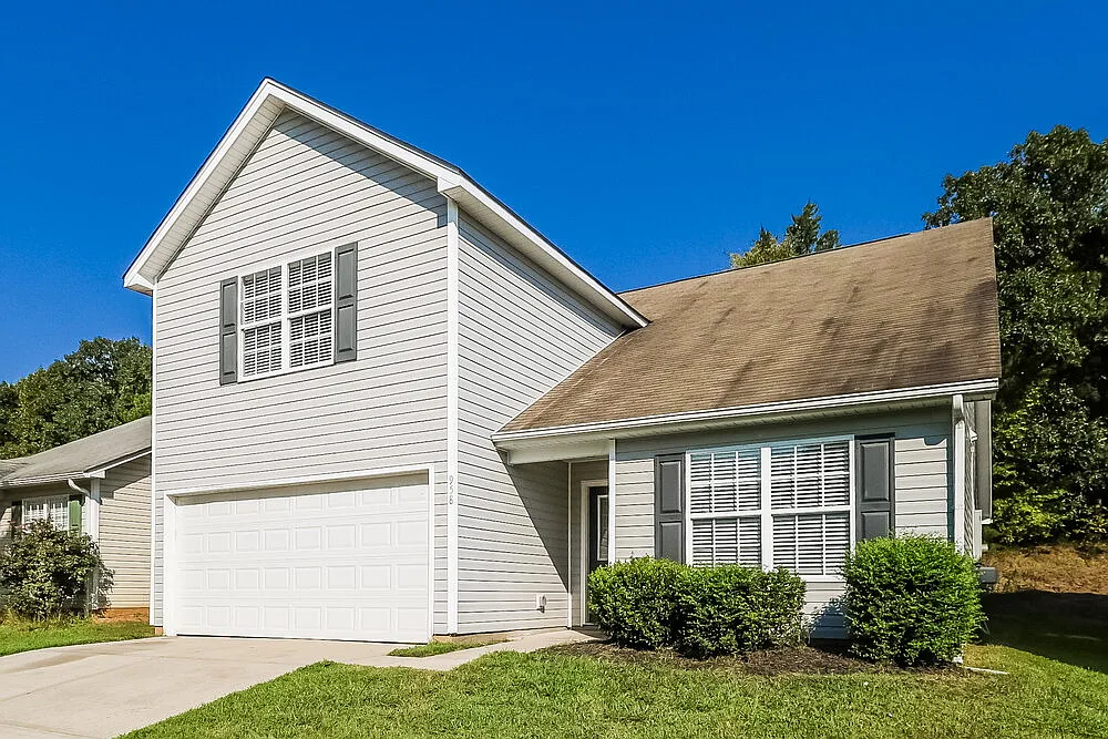4 bed, 2.0 bath, 1918 sqft, $2,090 — Photo 4