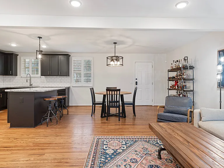 208 Hardison Ave — Photo 7