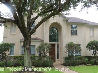 8914 Apple Mill Dr, Houston, TX 77095