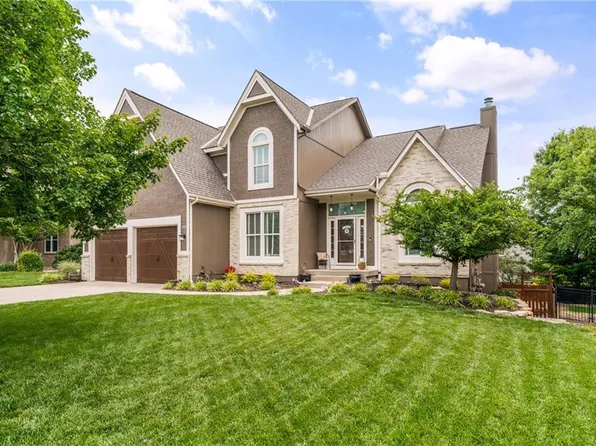 12213 Bradshaw St, Overland Park, KS 66213