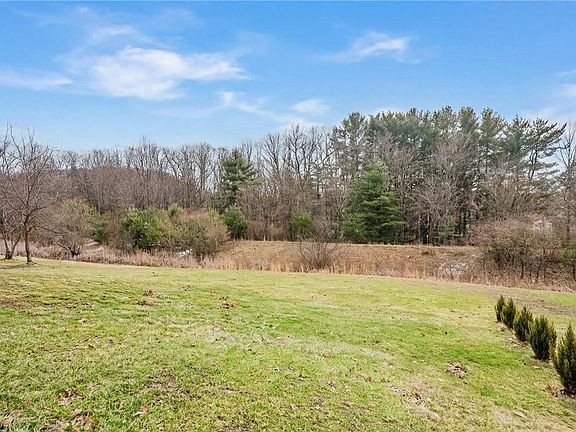 3rd image of 459 Forest Ridge Rd