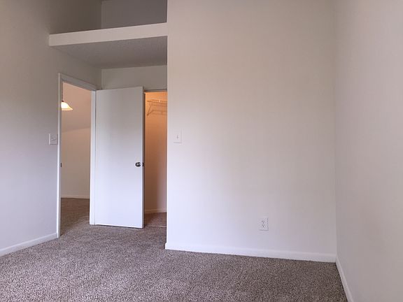 Master Bed w/ Vaulted Ceilings