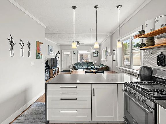 5th image of 764 S Park St