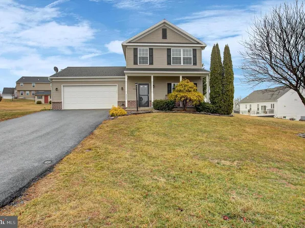 3552 Mountain Shadow Garth, Fayetteville, PA 17222