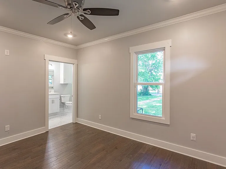 1025 Peachtree St — Photo 7