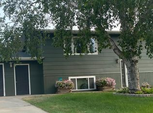 1102 9th St SW, Jamestown, ND 58401