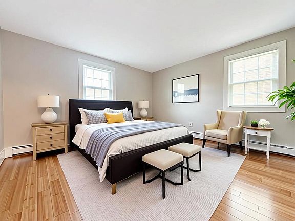 2nd image of 31 Stonehenge Rd #1