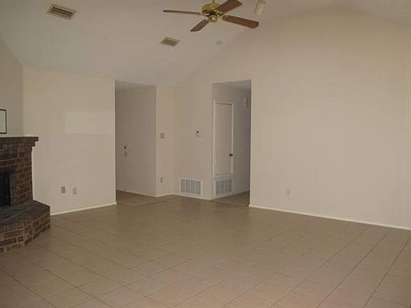 2nd image of 830 Larue Dr