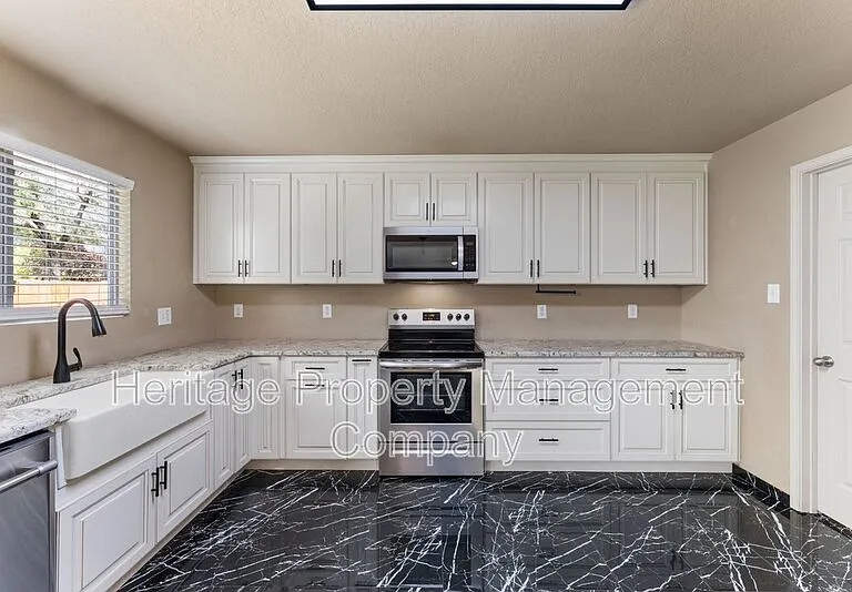 5819 Providence Oak — Photo 15