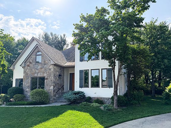 2nd image of 761 Winter Hill Ln