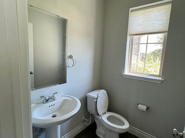 112 Freeman Loop — Photo 16