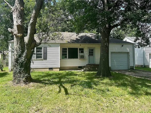 3107 Wood Ave, Parsons, KS 67357