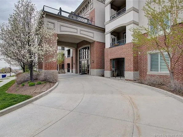2665 E Parleys Way APT 212, Salt Lake City, UT 84109