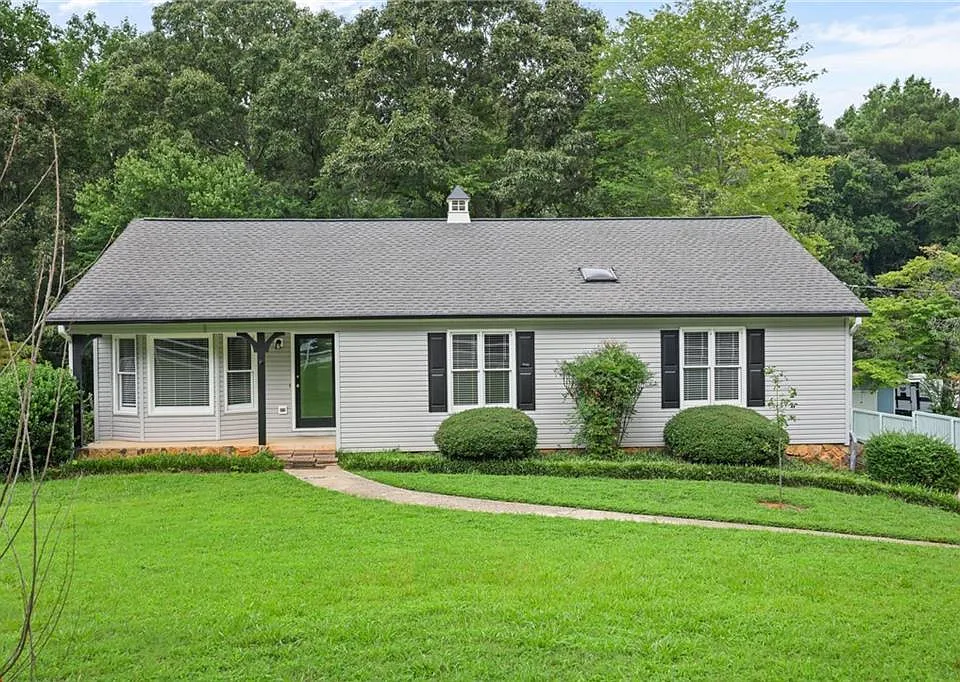 410 Hickory Walk