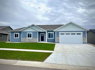 1027 Steamboat Trl, Brookings, SD 57006