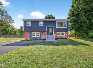 10 Harris Rd, Waterford, NY 12188