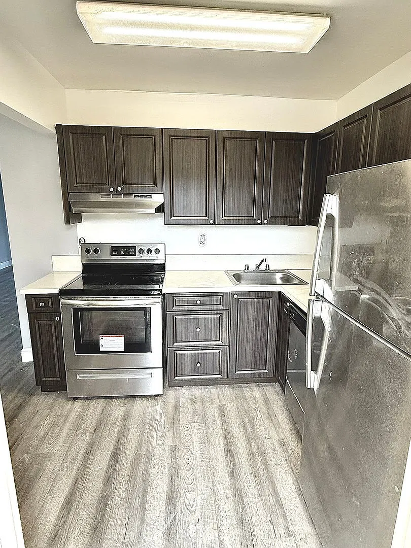 Cross Creek Apartments — Photo 2