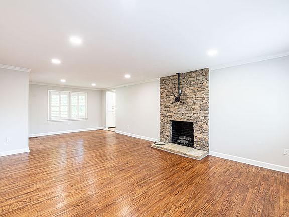4th image of 4307 Crosby Dr