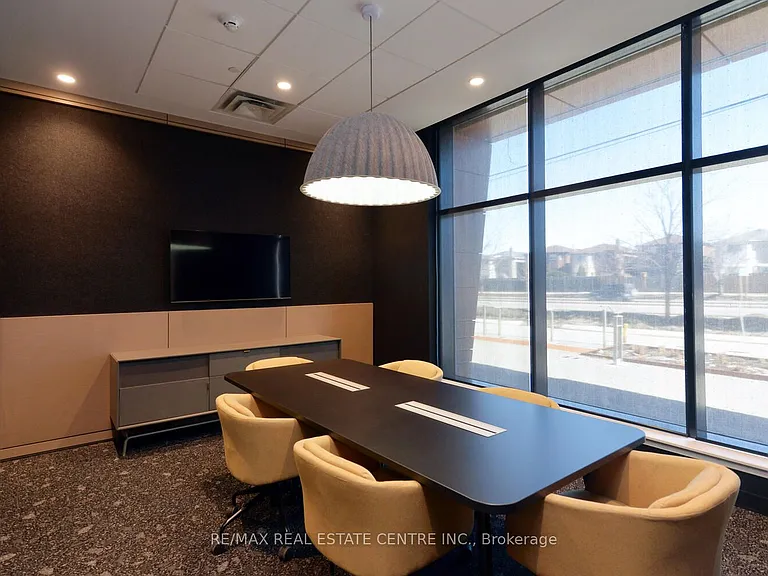 7950 Bathurst St #416 — Photo 4