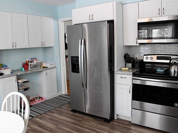 4th image of 607 2nd St E
