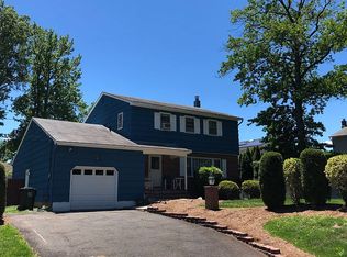 10 Periwinkle Pl, Colonia, NJ 07067