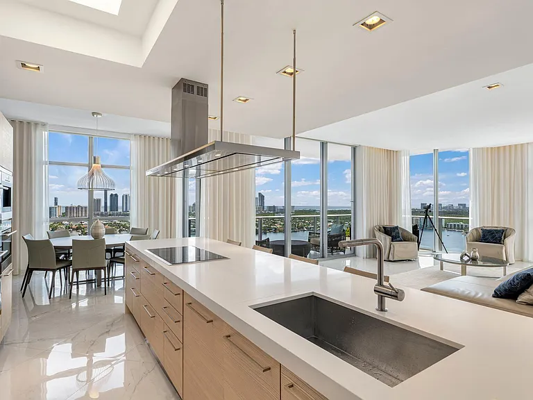 17301 Biscayne Blvd #Penthouse 7 — Photo 12