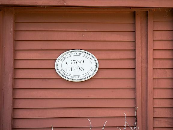 3rd image of 29 Winsor Ave
