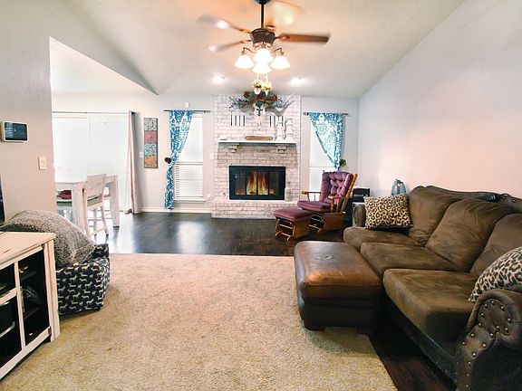 3rd image of 104 Sondra Dr