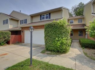 201 S West Union St, Monticello, IL 61856