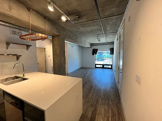 200 S Center St #303 — Photo 5