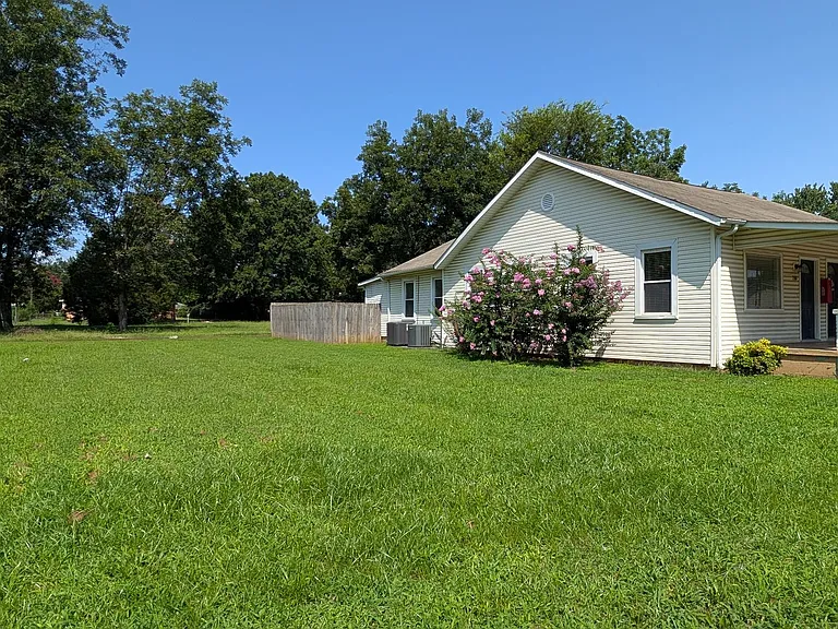 3704 Fairview St SW — Photo 11