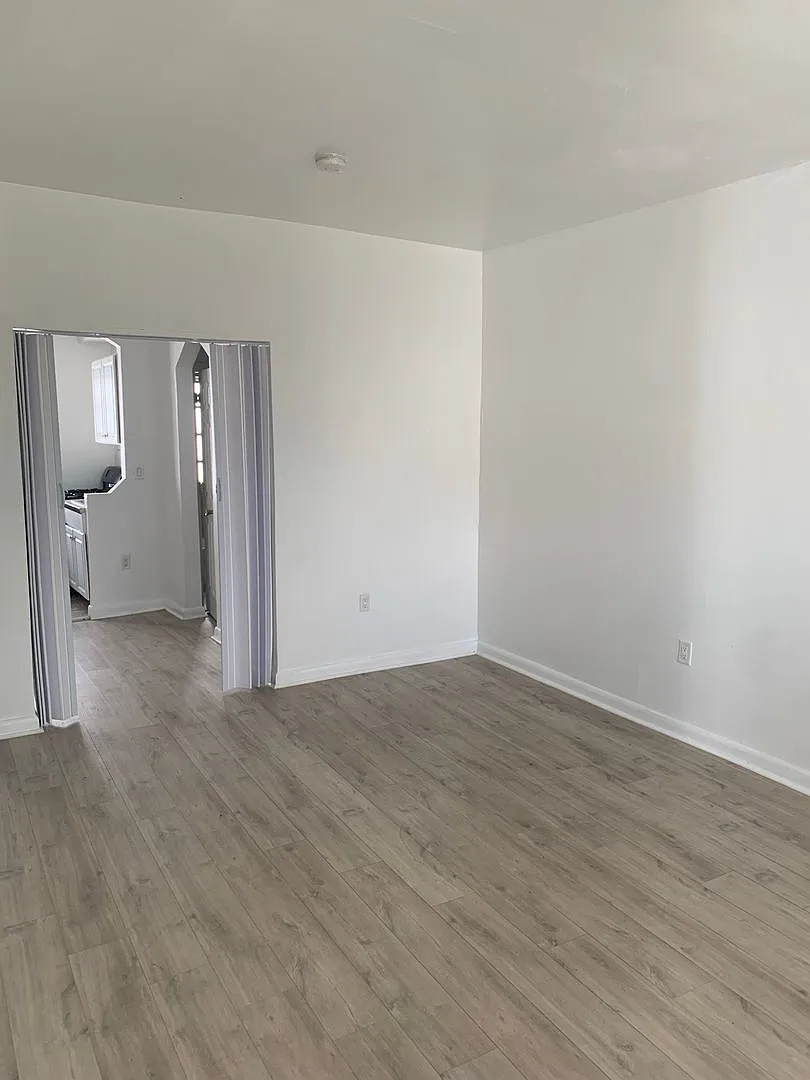 1350 Euclid Ave — Photo 3