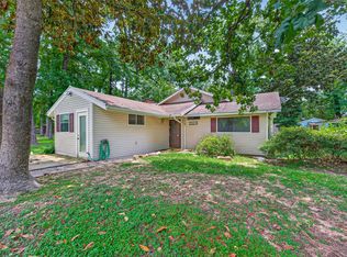 10063 Lake Shore Dr, Montgomery, TX 77316