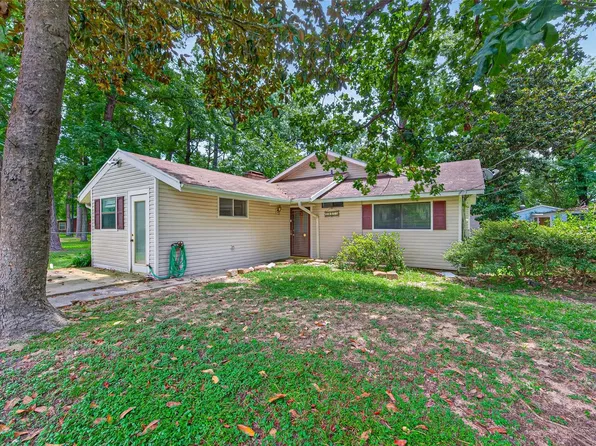 10063 Lake Shore Dr, Montgomery, TX 77316