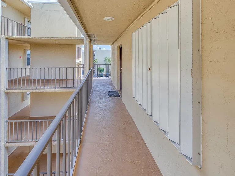 890 N Federal Hwy #412 — Photo 31