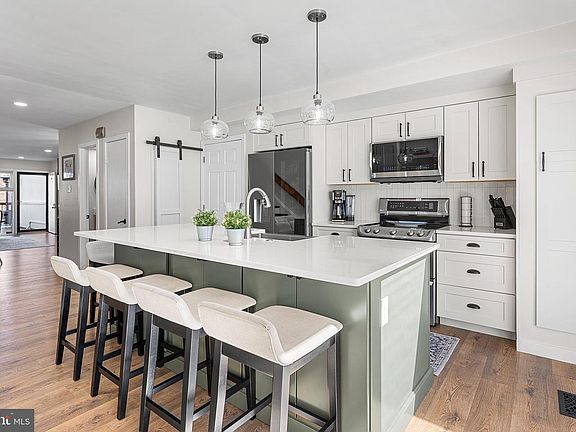 4th image of 2 Smoke Rise