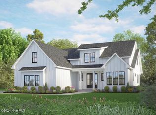 976 Crown Pointe Dr, Hampstead, NC 28443
