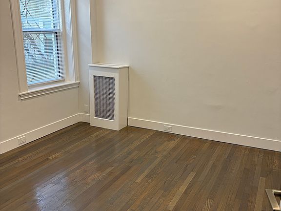 4th image of 11 Park Dr #111-44
