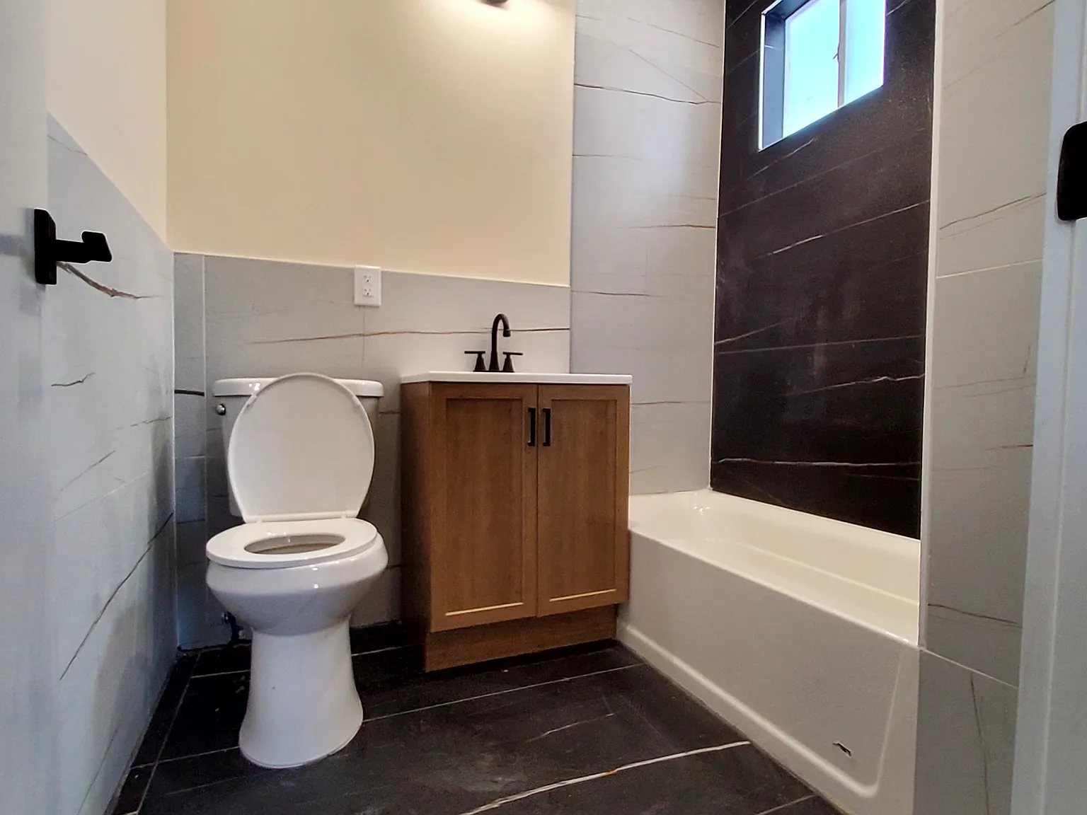 165 Danforth Avenue - 3 — Photo 2