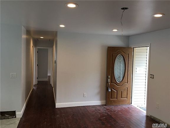 4th image of 206 Martha Ave