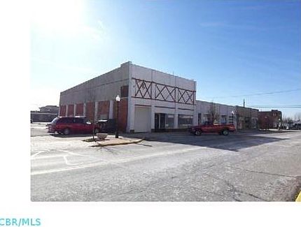 2nd image of 207 W Columbus Ave