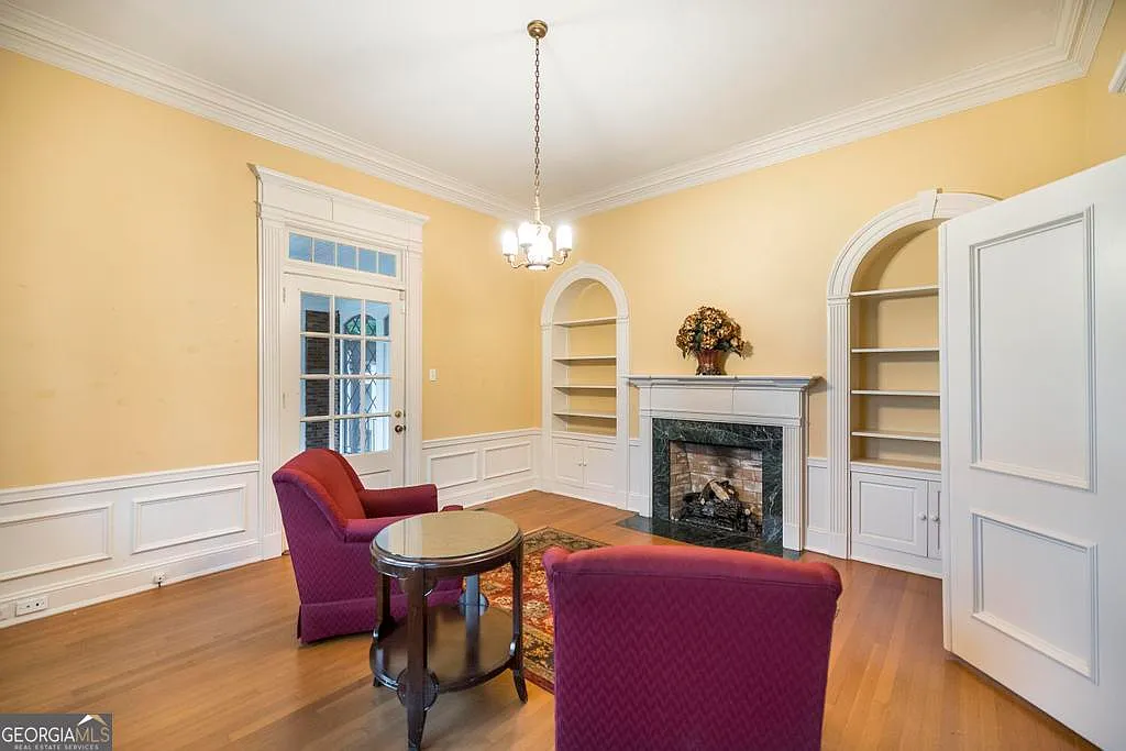 3 bed, 2.5 bath, 4320 sqft, $3,500 — Photo 4