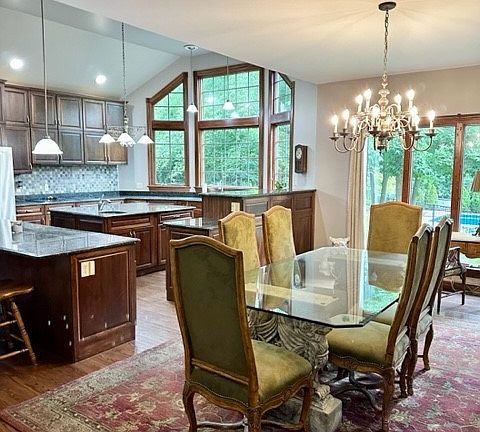 4th image of 646 Saddlebrook Dr