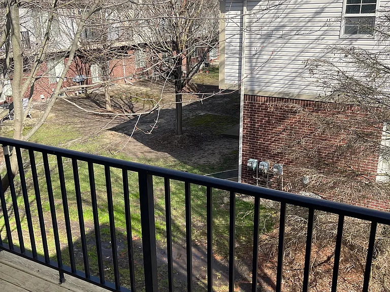 16713 Kensington Dr — Photo 32