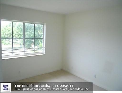 3rd image of 165 SW 2nd Ct