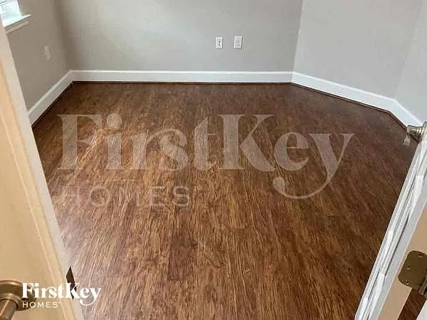 3 bed, 2.0 bath, 1614 sqft, $2,140 — Photo 4
