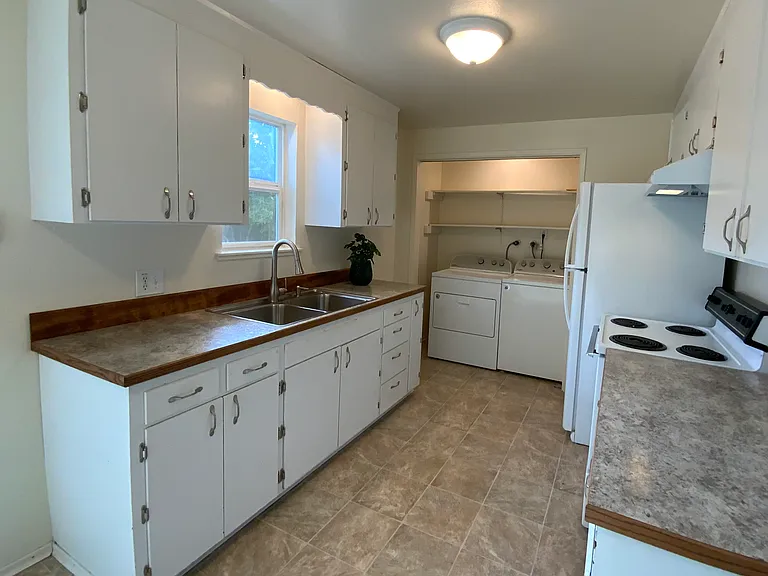 1406 Palm Ave SE — Photo 5