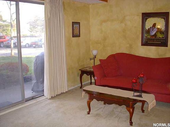 Spacious living room