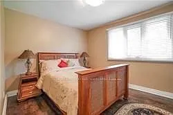12 Lochinvar Cres — Photo 9